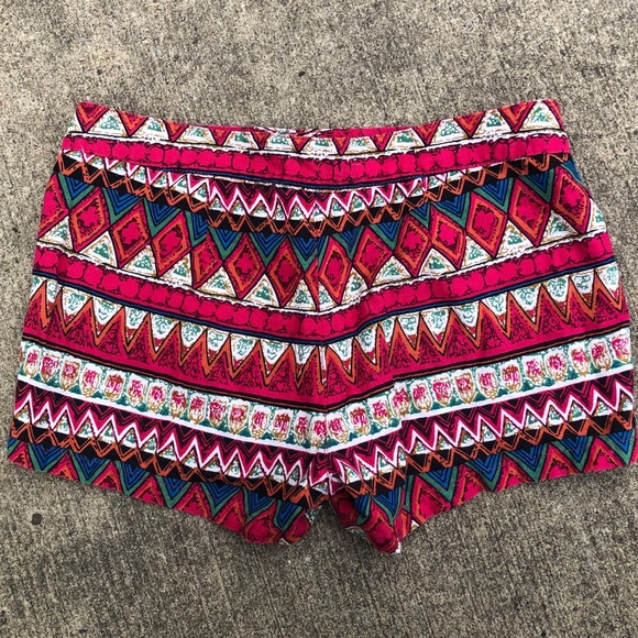 Patterned Shorts - Picture 2 of 5